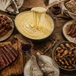 aligot accompagnement plat convivial sur table rustique